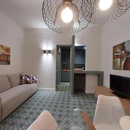 Green - City Centre Apartment